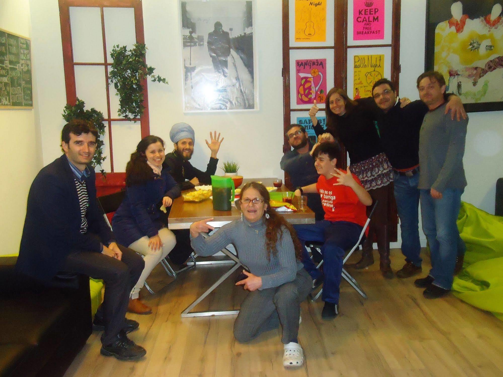 Gracia City Hostel Barcelona Exterior foto The staff of the Centre for Media and Communication Studies