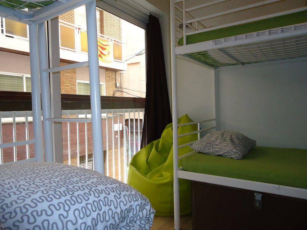 Gracia City Hostel Barcelona Exterior foto Hostel in Madrid, Spain